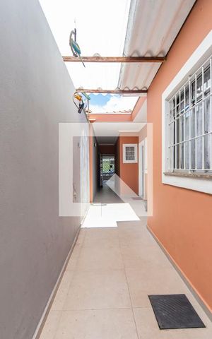 Casa à venda com 200m², 2 quartos e 2 vagas Casa à venda com 200m², 2 quartos e 2 vagasCorredor