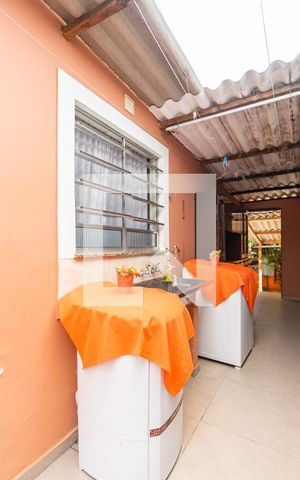 Casa à venda com 200m², 2 quartos e 2 vagas Casa à venda com 200m², 2 quartos e 2 vagasÁrea de Serviço