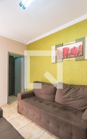 Casa à venda com 200m², 2 quartos e 2 vagas Casa à venda com 200m², 2 quartos e 2 vagasSala