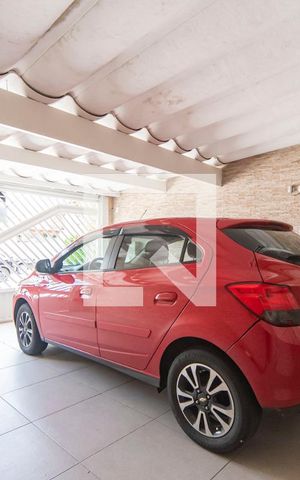 Casa à venda com 200m², 2 quartos e 2 vagas Casa à venda com 200m², 2 quartos e 2 vagasGaragem