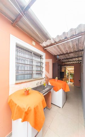 Casa à venda com 200m², 2 quartos e 2 vagas Casa à venda com 200m², 2 quartos e 2 vagasÁrea de Serviço