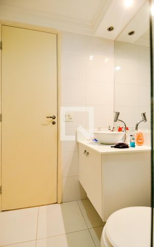 Apartamento à venda com 75m², 3 quartos e 2 vagasBanheiro Social