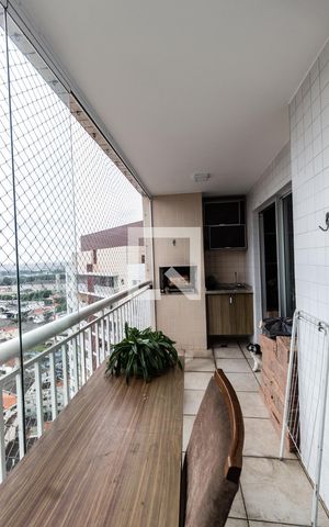 Apartamento à venda com 100m², 3 quartos e 2 vagas Apartamento à venda com 100m², 3 quartos e 2 vagasVaranda