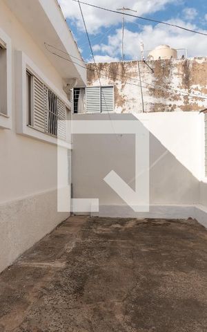Casa à venda com 132m², 2 quartos e 3 vagas Casa à venda com 132m², 2 quartos e 3 vagasQuintal