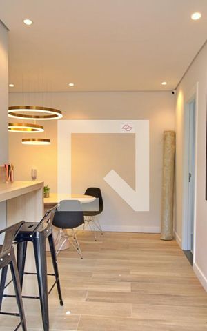 Apartamento à venda com 36m², 2 quartos e sem vaga Apartamento à venda com 36m², 2 quartos e sem vagaSala de Home Office