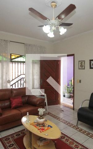 Casa à venda com 120m², 2 quartos e 2 vagasSala