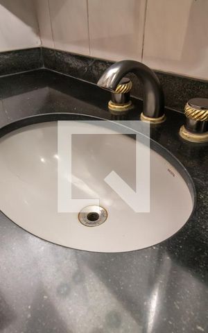 Apartamento à venda com 121m², 3 quartos e 2 vagasBanheiro da Suíte