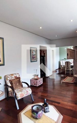 Casa à venda com 297m², 3 quartos e 4 vagas Casa à venda com 297m², 3 quartos e 4 vagasSala de Estar