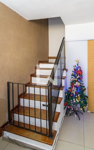 Casa de condomínio à venda com 68m², 2 quartos e 1 vaga Casa de condomínio à venda com 68m², 2 quartos e 1 vagaSala