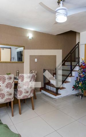 Casa de condomínio à venda com 68m², 2 quartos e 1 vaga Casa de condomínio à venda com 68m², 2 quartos e 1 vagaSala