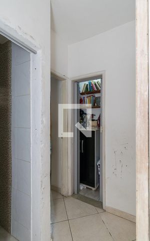 Casa de condomínio à venda com 68m², 2 quartos e 1 vaga Casa de condomínio à venda com 68m², 2 quartos e 1 vagaHall do 2º andar - Armário