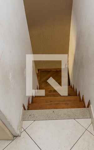 Casa de condomínio à venda com 68m², 2 quartos e 1 vaga Casa de condomínio à venda com 68m², 2 quartos e 1 vagaHall do 2º andar - Escadas