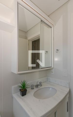 Apartamento para alugar com 72m², 2 quartos e 2 vagas Apartamento para alugar com 72m², 2 quartos e 2 vagasQuarto Suíte - banheiro