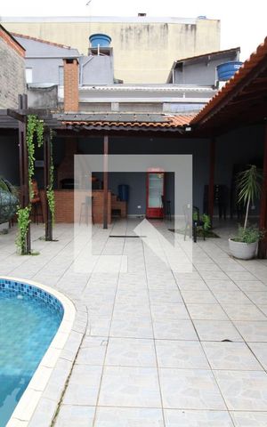 Casa à venda com 280m², 3 quartos e 4 vagasQuintal