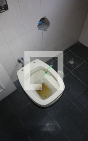 Casa à venda com 280m², 3 quartos e 4 vagasBanheiro Suite 3