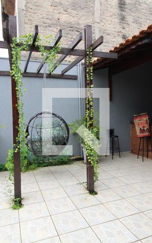 Casa à venda com 280m², 3 quartos e 4 vagasQuintal