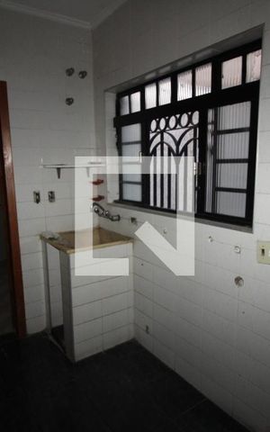 Casa à venda com 280m², 3 quartos e 4 vagasÁrea de Serviço
