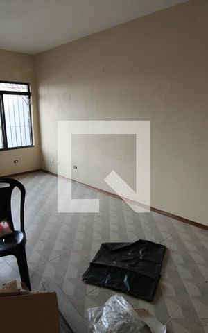 Casa à venda com 280m², 3 quartos e 4 vagasSala