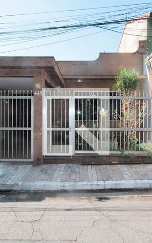 Casa à venda com 192m², 4 quartos e 3 vagasFachada