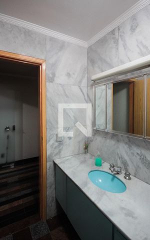 Casa à venda com 192m², 4 quartos e 3 vagasPiso 0 - Banheiro