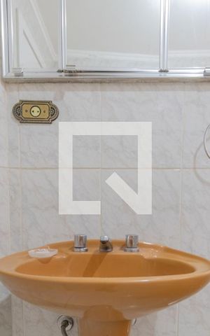 Apartamento à venda com 82m², 2 quartos e 1 vaga Apartamento à venda com 82m², 2 quartos e 1 vagaBanheiro