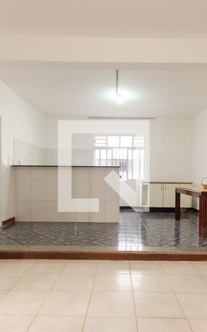 Casa para alugar com 70m², 1 quarto e sem vaga Casa para alugar com 70m², 1 quarto e sem vagaSala