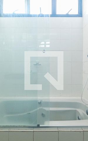 Apartamento à venda com 133m², 3 quartos e 2 vagas Apartamento à venda com 133m², 3 quartos e 2 vagasBanheiro da Suite