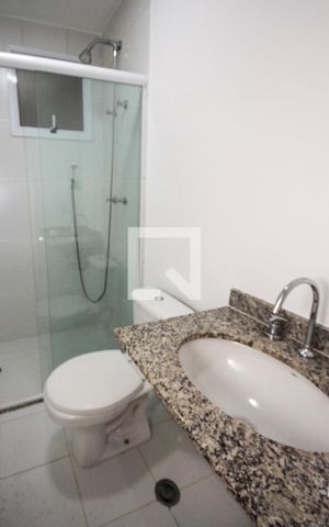 Apartamento à venda com 70m², 2 quartos e 1 vaga Apartamento à venda com 70m², 2 quartos e 1 vagaBanheiro