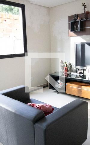 Casa de condomínio à venda com 405m², 3 quartos e 2 vagas Casa de condomínio à venda com 405m², 3 quartos e 2 vagasSala 1