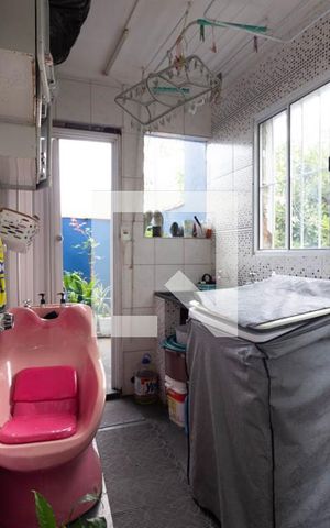 Casa à venda com 114m², 4 quartos e 2 vagas Casa à venda com 114m², 4 quartos e 2 vagasÁrea de serviço