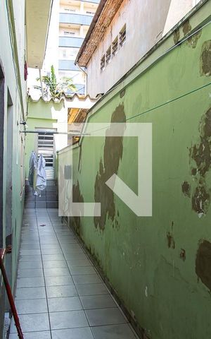 Casa para alugar com 280m², 4 quartos e 2 vagas Casa para alugar com 280m², 4 quartos e 2 vagasCorredor