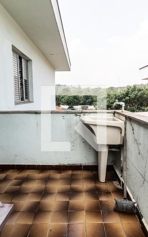Casa à venda com 301m², 5 quartos e 3 vagas Casa à venda com 301m², 5 quartos e 3 vagasÁrea de serviço 1