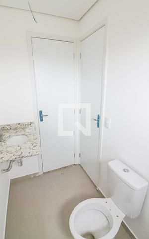 Apartamento à venda com 60m², 2 quartos e sem vaga Apartamento à venda com 60m², 2 quartos e sem vagaBanheiro