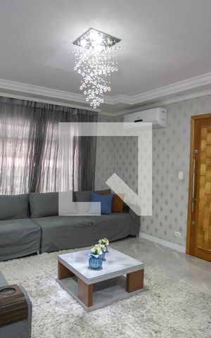 Casa à venda com 150m², 3 quartos e 2 vagas Casa à venda com 150m², 3 quartos e 2 vagasSala