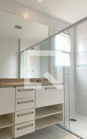 Apartamento à venda com 224m², 3 quartos e 3 vagasBanheiro da Suíte 1