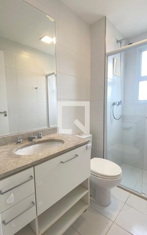 Apartamento à venda com 224m², 3 quartos e 3 vagasBanheiro da Suíte 2