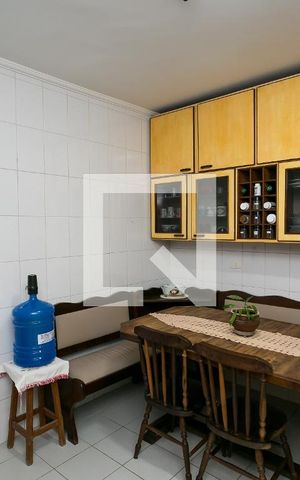 Casa à venda com 120m², 2 quartos e 2 vagas Casa à venda com 120m², 2 quartos e 2 vagasCozinha