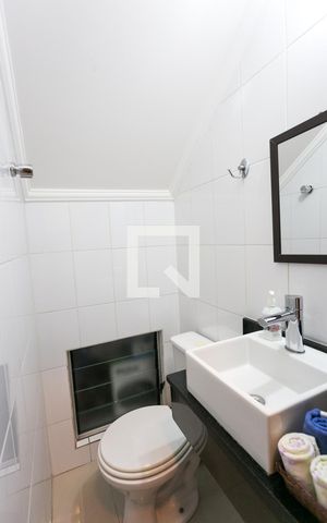 Casa à venda com 120m², 2 quartos e 2 vagas Casa à venda com 120m², 2 quartos e 2 vagasLavabo