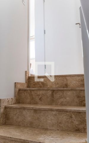 Apartamento à venda com 146m², 2 quartos e 2 vagasEscada