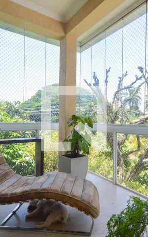 Casa à venda com 400m², 4 quartos e 9 vagas Casa à venda com 400m², 4 quartos e 9 vagasVaranda do Escritório/dormitório