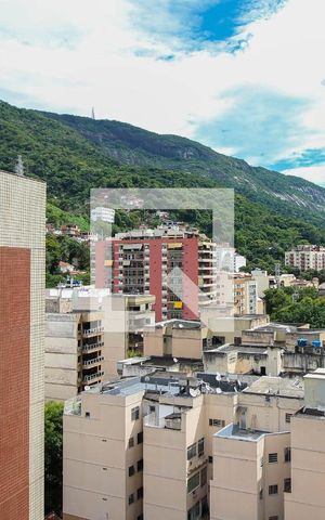 Apartamento para alugar com 200m², 4 quartos e 2 vagas Apartamento para alugar com 200m², 4 quartos e 2 vagasVista da Varanda da Sala
