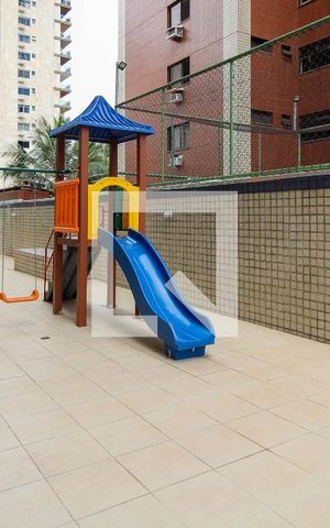 Apartamento para alugar com 200m², 4 quartos e 2 vagas Apartamento para alugar com 200m², 4 quartos e 2 vagasÁrea comum - Playground