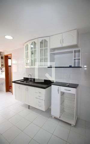 Apartamento para alugar com 200m², 4 quartos e 2 vagas Apartamento para alugar com 200m², 4 quartos e 2 vagasCozinha