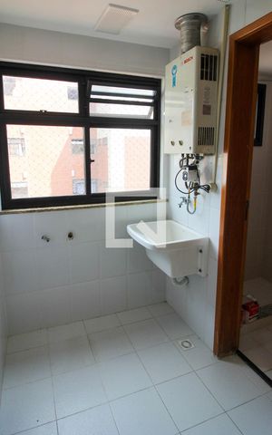 Apartamento para alugar com 200m², 4 quartos e 2 vagas Apartamento para alugar com 200m², 4 quartos e 2 vagasÁrea de Serviço