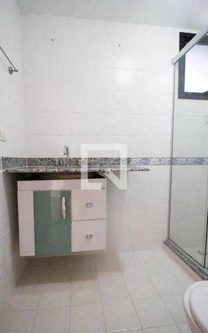 Apartamento para alugar com 200m², 4 quartos e 2 vagas Apartamento para alugar com 200m², 4 quartos e 2 vagasBanheiro da Suíte 2
