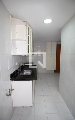 Apartamento para alugar com 200m², 4 quartos e 2 vagas Apartamento para alugar com 200m², 4 quartos e 2 vagasCozinha