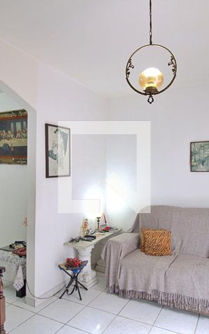 Casa à venda com 250m², 2 quartos e 3 vagas Casa à venda com 250m², 2 quartos e 3 vagasSala