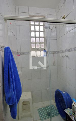 Casa à venda com 250m², 2 quartos e 3 vagas Casa à venda com 250m², 2 quartos e 3 vagasBanheiro da Suíte
