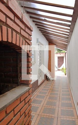 Casa à venda com 250m², 2 quartos e 3 vagas Casa à venda com 250m², 2 quartos e 3 vagasÁrea Externa