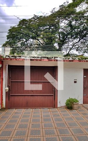 Casa à venda com 250m², 2 quartos e 3 vagas Casa à venda com 250m², 2 quartos e 3 vagasVista da Sala